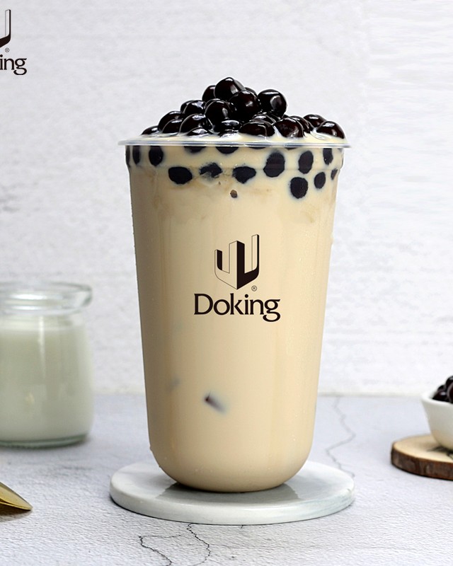 Thé au lait perles préparé avec des ingrédients Doking