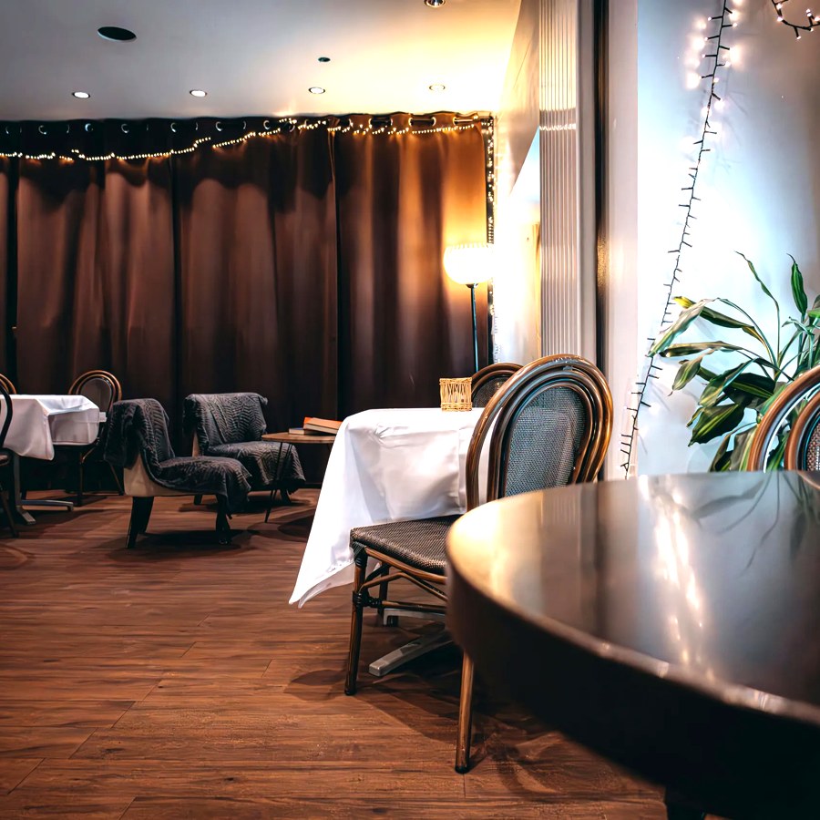 Lounges & hotels